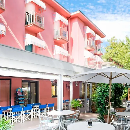 Hotel Rosa 2*